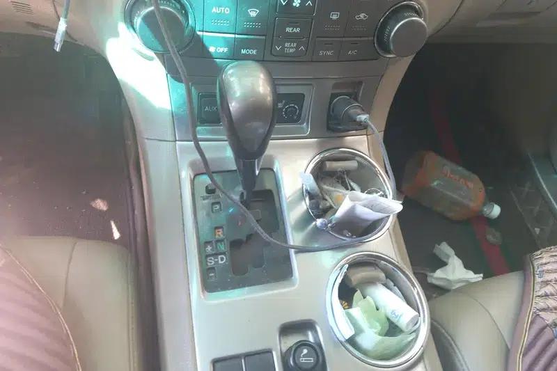 2012 Highlander 2.7L 2WD 7-seater Luxury Navigation Edition — миниатюра 13