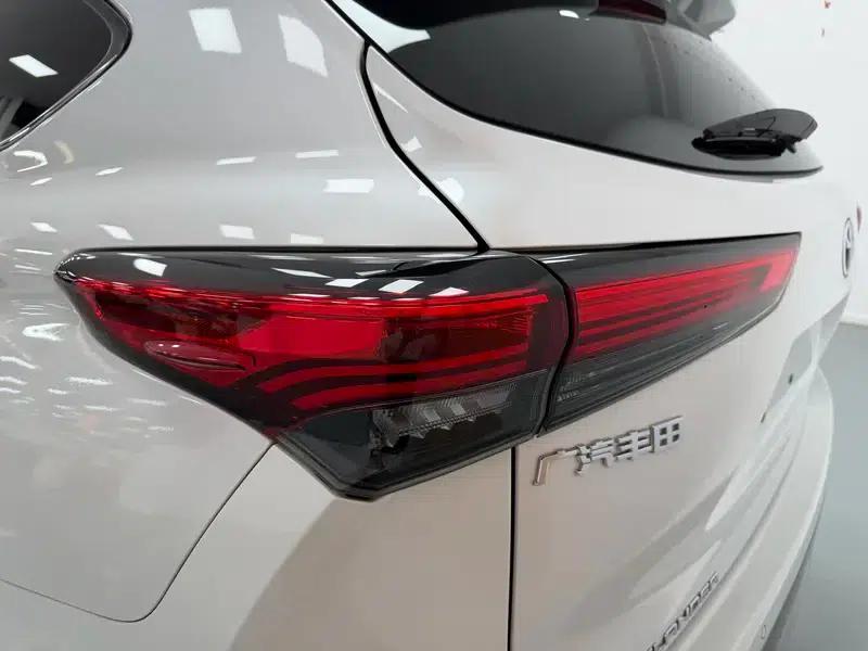 2022 Toyota Highlander Hybrid 2.5L AWD Premium 7-Seater — миниатюра 11