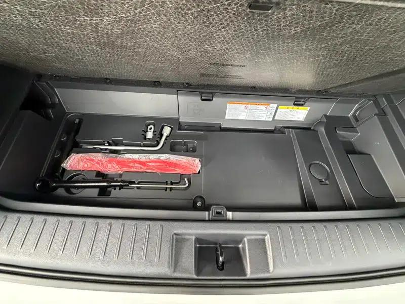 2022 Toyota Highlander Hybrid 2.5L AWD Premium 7-Seater — миниатюра 12