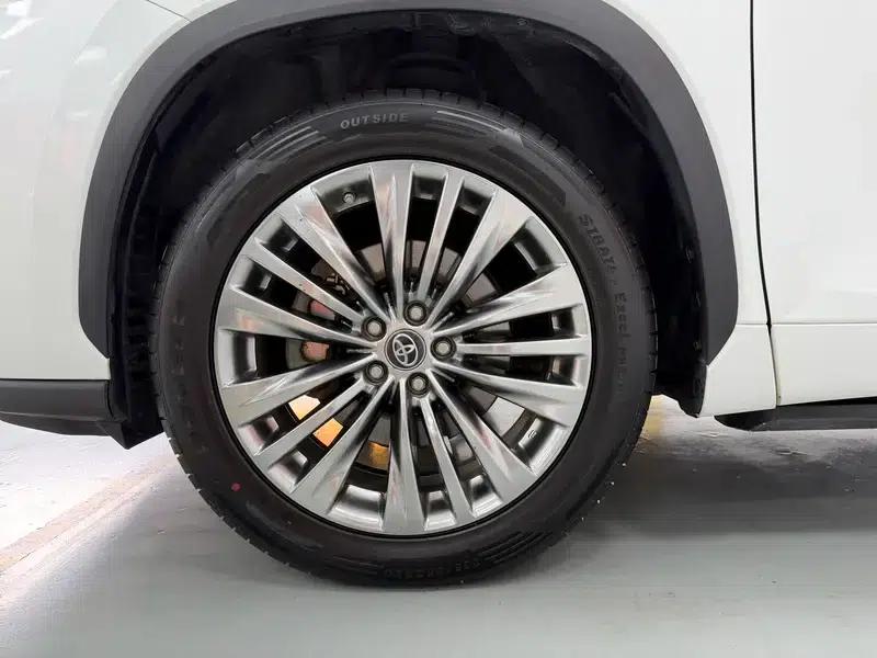 2022 Toyota Highlander Hybrid 2.5L AWD Premium 7-Seater — миниатюра 14