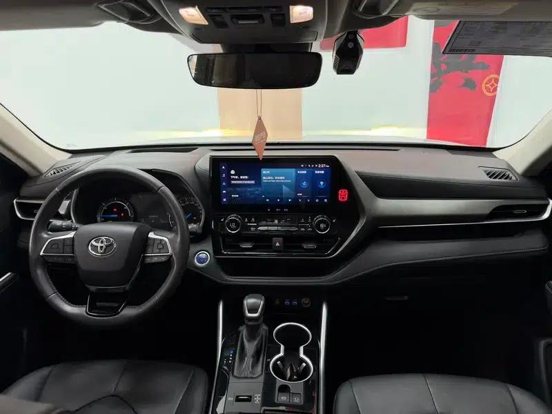 2022 Toyota Highlander Hybrid 2.5L AWD Premium 7-Seater — миниатюра 16