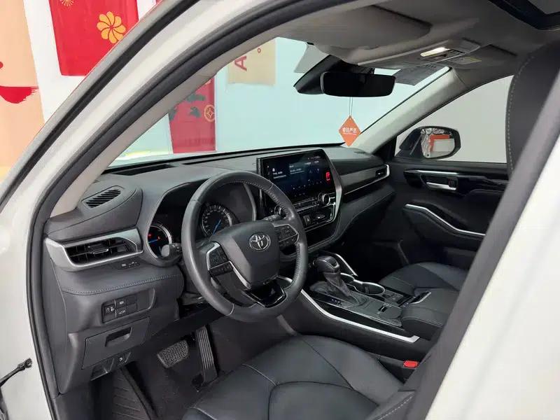 2022 Toyota Highlander Hybrid 2.5L AWD Premium 7-Seater — миниатюра 22