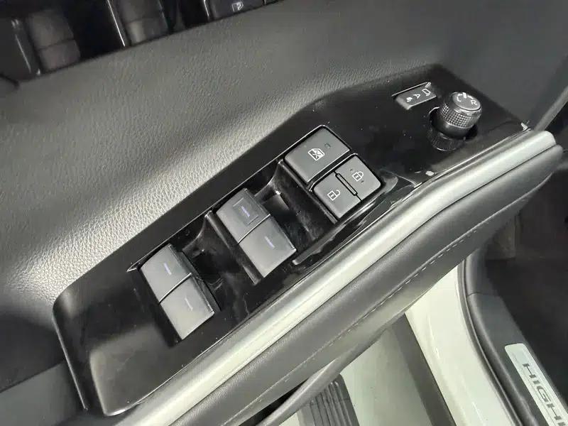 2022 Toyota Highlander Hybrid 2.5L AWD Premium 7-Seater — миниатюра 26