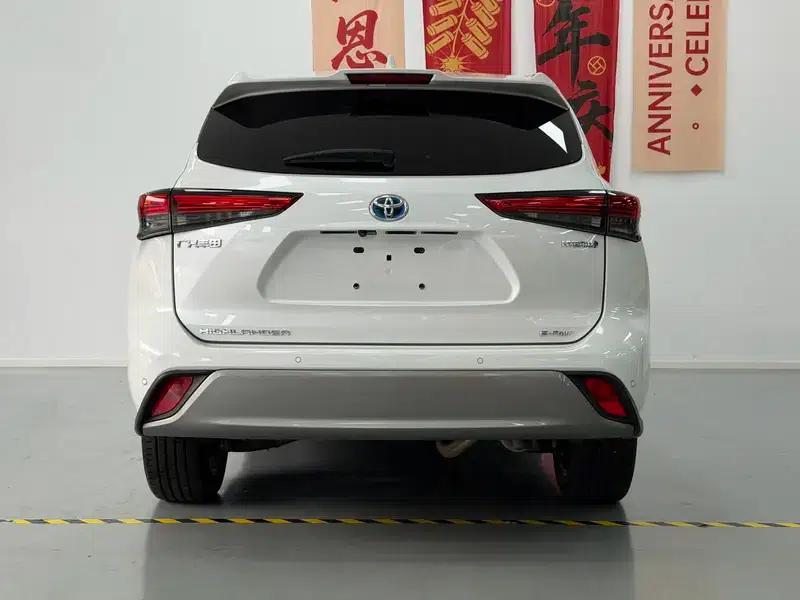 2022 Toyota Highlander Hybrid 2.5L AWD Premium 7-Seater — миниатюра 6