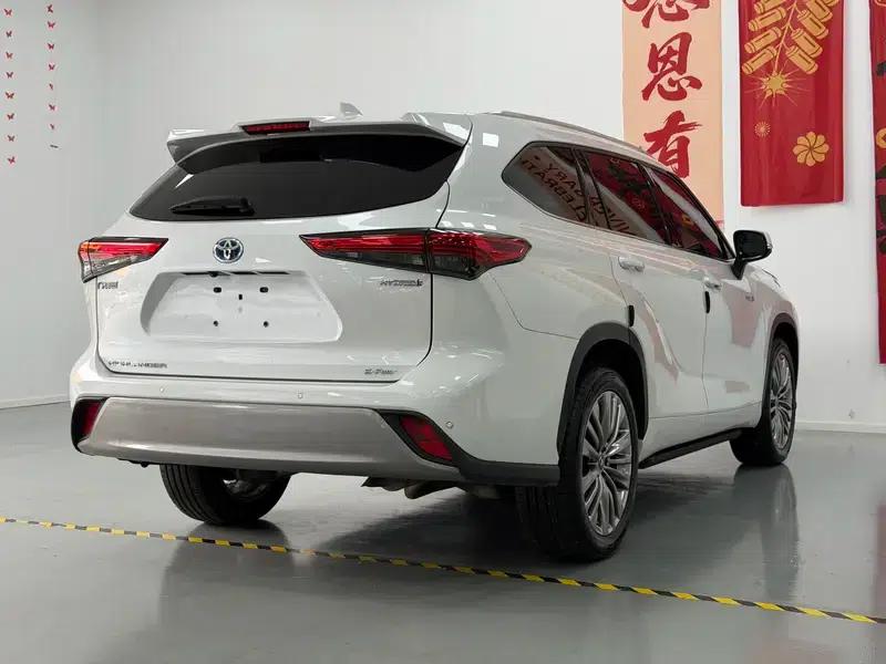 2022 Toyota Highlander Hybrid 2.5L AWD Premium 7-Seater — миниатюра 7