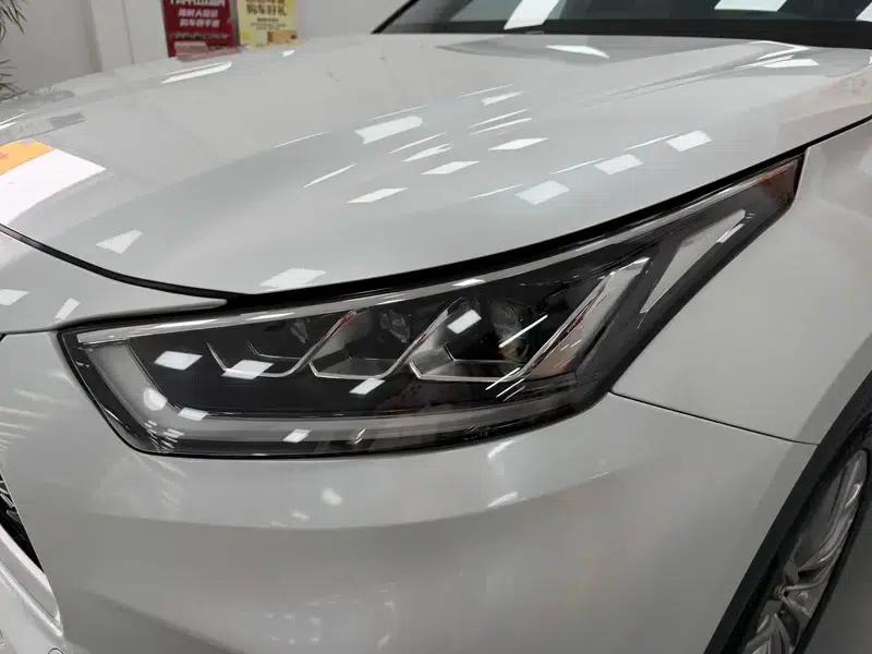 2022 Toyota Highlander Hybrid 2.5L AWD Premium 7-Seater — миниатюра 10