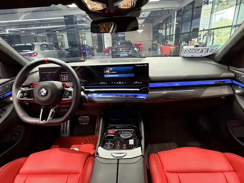 BMW M5 PHEV 2025 Model M5 — миниатюра 7