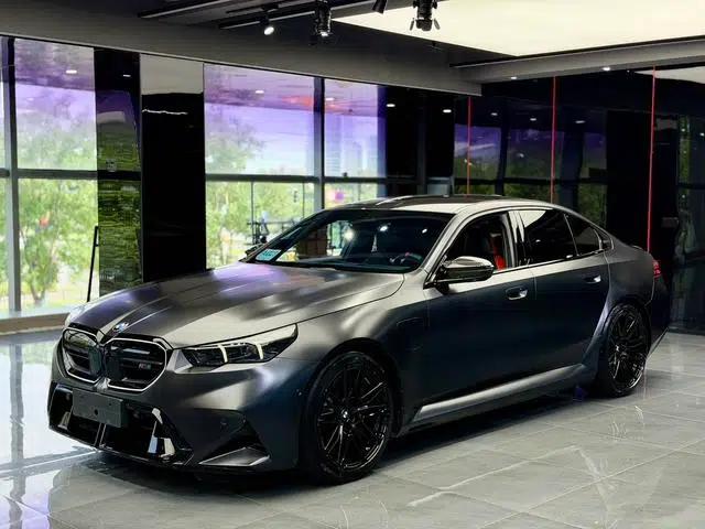 BMW M5 PHEV 2025 Model M5