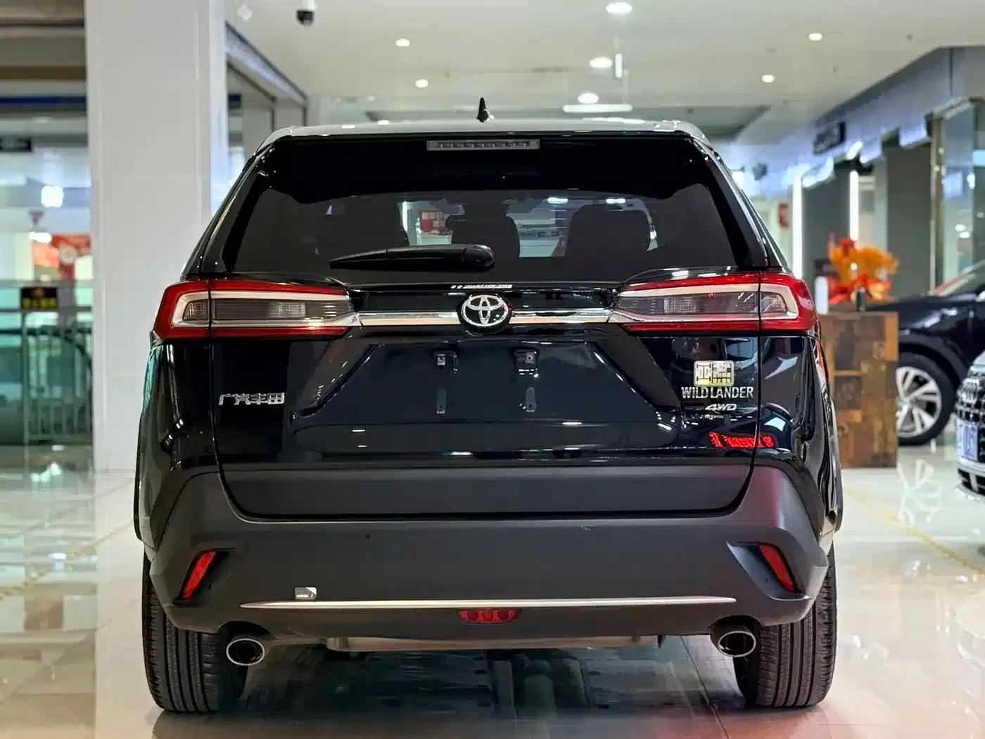 2022 Toyota RAV4 2.0L CVT 4WD Luxury Edition — миниатюра 5