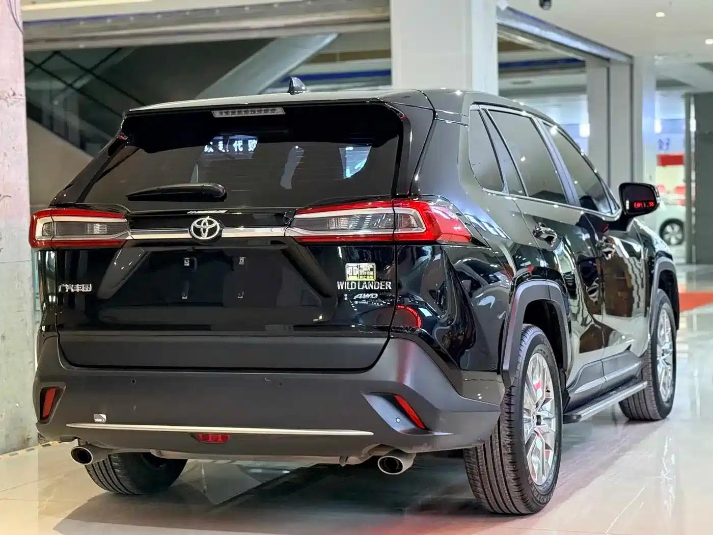 2022 Toyota RAV4 2.0L CVT 4WD Luxury Edition — миниатюра 6