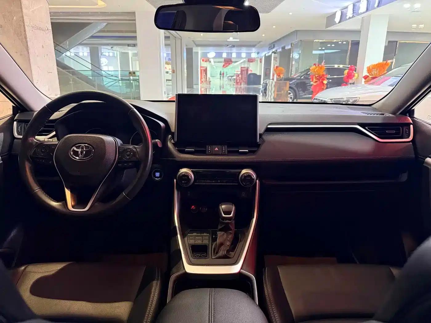 2022 Toyota RAV4 2.0L CVT 4WD Luxury Edition — миниатюра 8