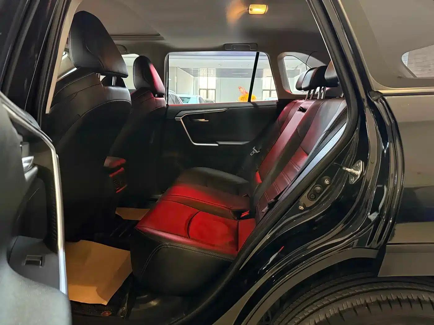 2022 Toyota RAV4 2.0L CVT 4WD Luxury Edition — миниатюра 9