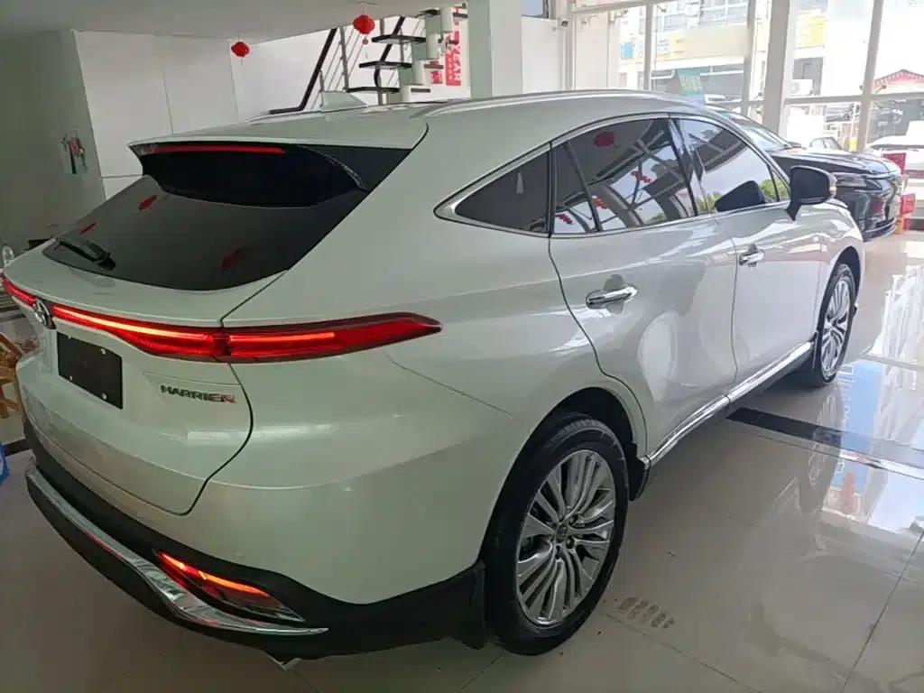 HARRIER 2023 2.0L CVT 2WD Premium Edition — миниатюра 5
