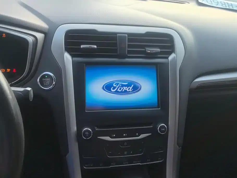 2013 Ford Mondeo 2.0L GTDi200 Luxury — миниатюра 13