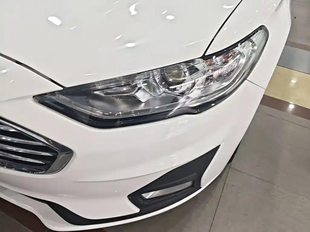 2020 Ford Mondeo EcoBoost 200 Fashion Edition — миниатюра 24
