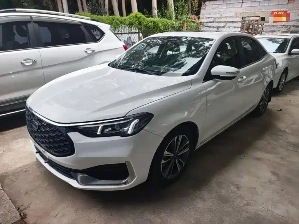 Ford Focus 2021 1.5L Automatic Diamond Edition — миниатюра 2