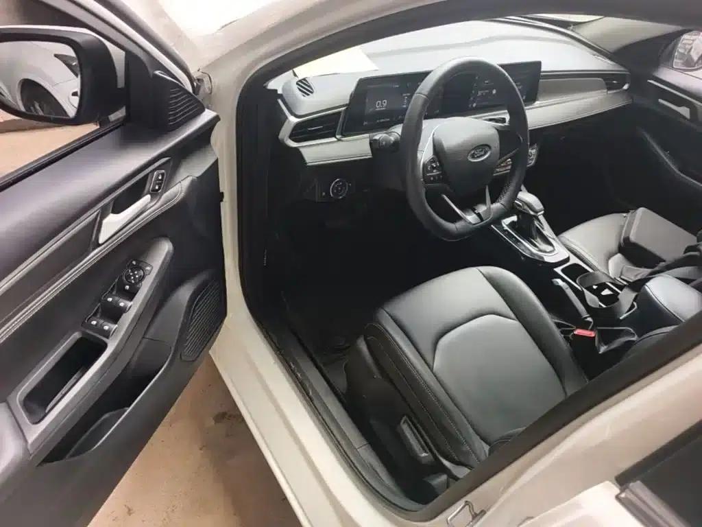 Ford Focus 2021 1.5L Automatic Diamond Edition — миниатюра 16