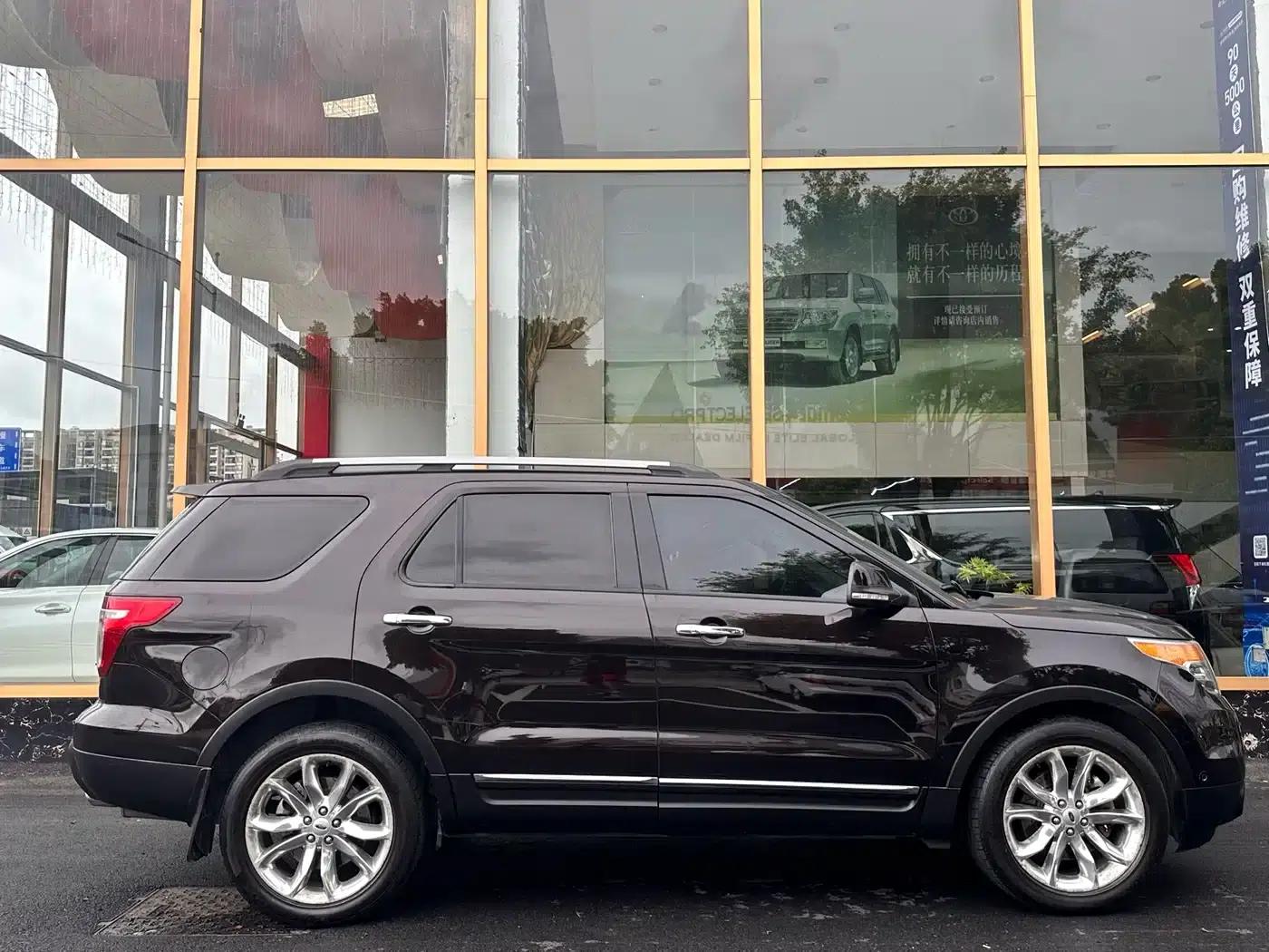 2013 Explorer 3.5L Premium (Imported) — миниатюра 4
