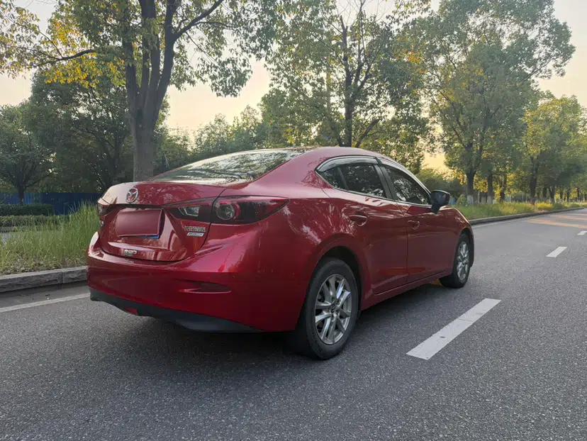 Mazda 3 Axela 2017 Sedan 1.5L Manual Luxury Model China VI Standard — миниатюра 18