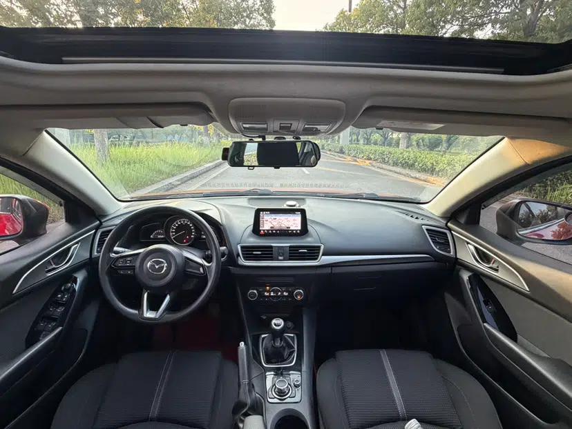 Mazda 3 Axela 2017 Sedan 1.5L Manual Luxury Model China VI Standard — миниатюра 20