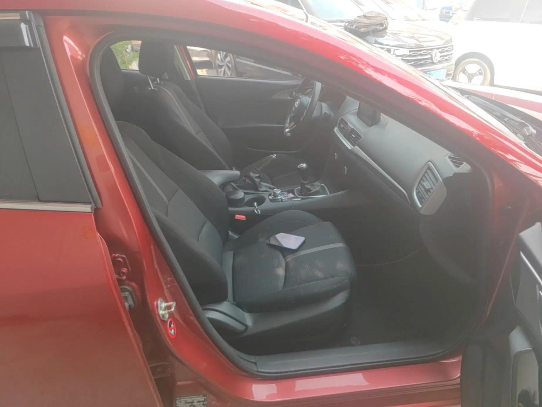 Mazda 3 Axela 2017 Sedan 1.5L Manual Luxury Model China VI Standard — миниатюра 28