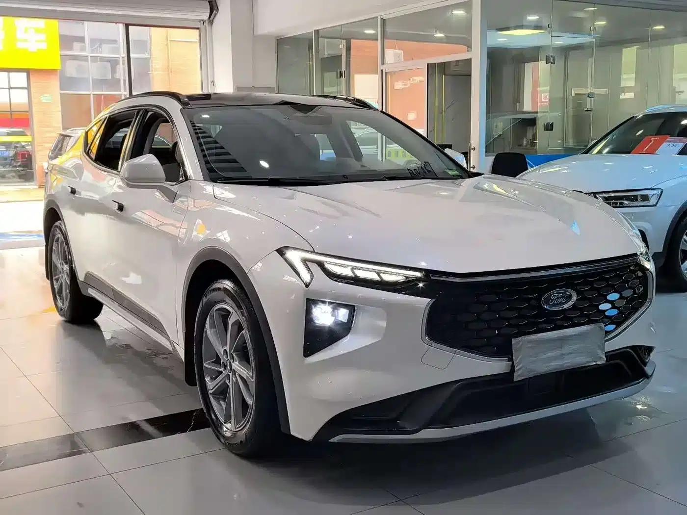 EVOS 2022 EcoBoost 245 Fashion Edition — миниатюра 3