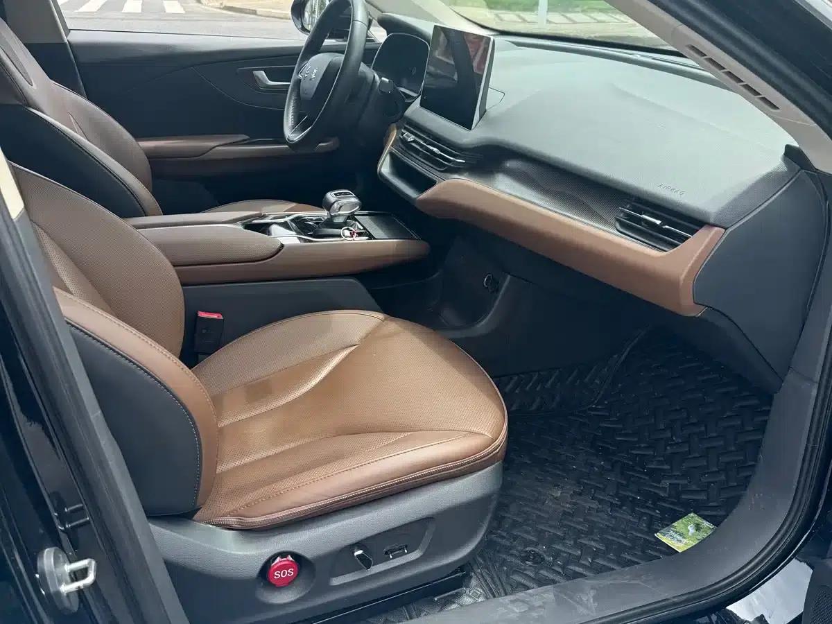 Hongqi E-QM5 2021 Charging Flagship Edition — миниатюра 4