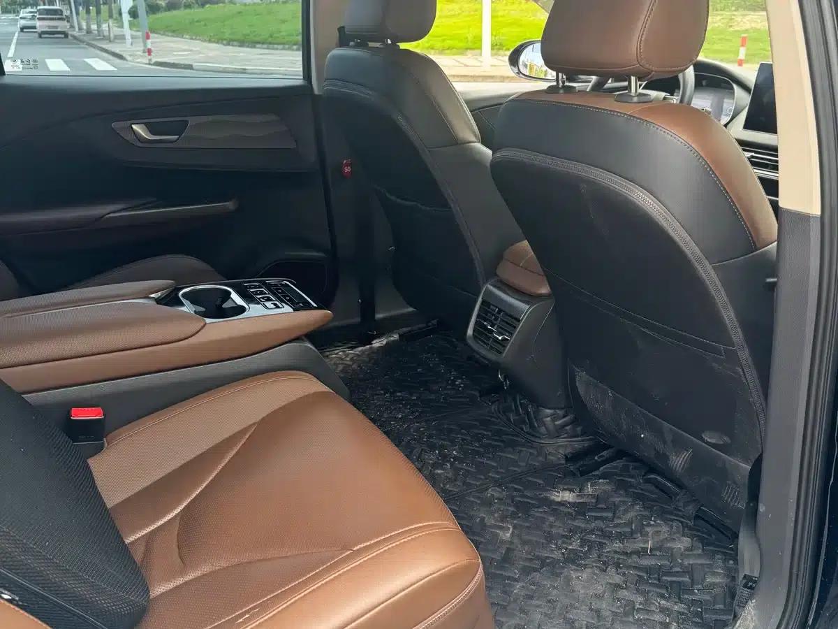 Hongqi E-QM5 2021 Charging Flagship Edition — миниатюра 6