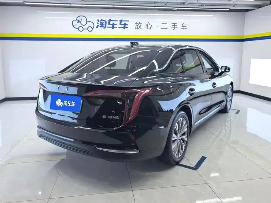 Hongqi E-QM5 2024 Model 450km Travel Edition — миниатюра 3