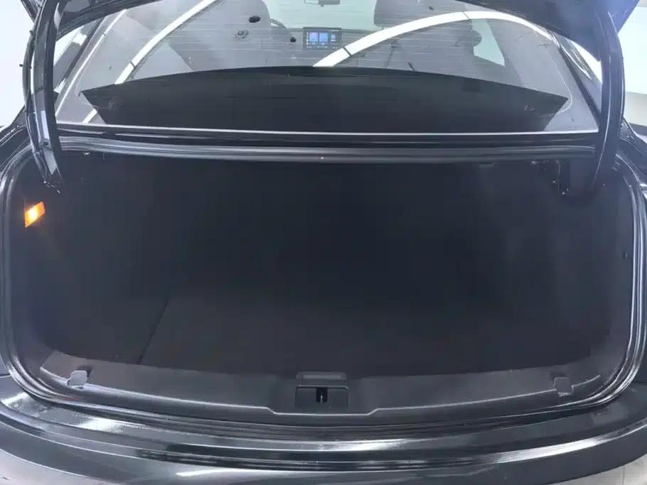 Hongqi E-QM5 2024 Model 450km Travel Edition — миниатюра 4