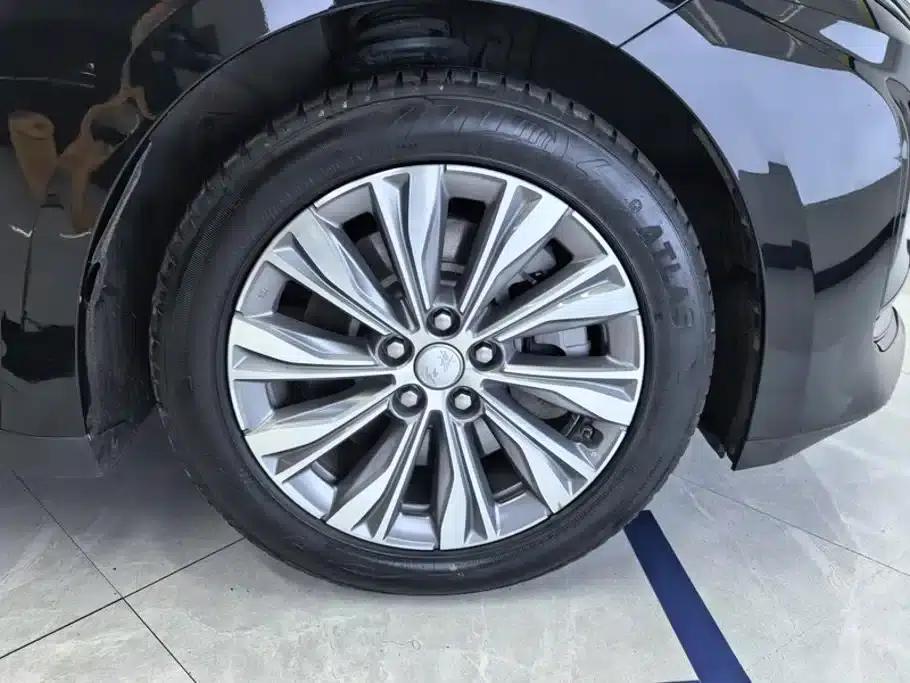 Hongqi E-QM5 2024 Model 450km Travel Edition — миниатюра 6