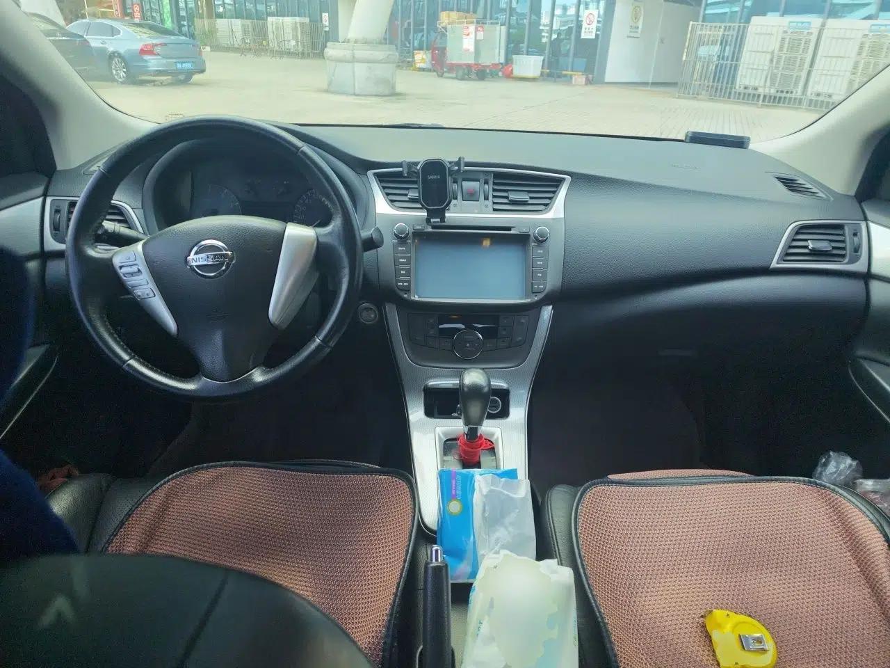 Nissan Sylphy 2014 1.6XV CVT Deluxe Edition — миниатюра 9
