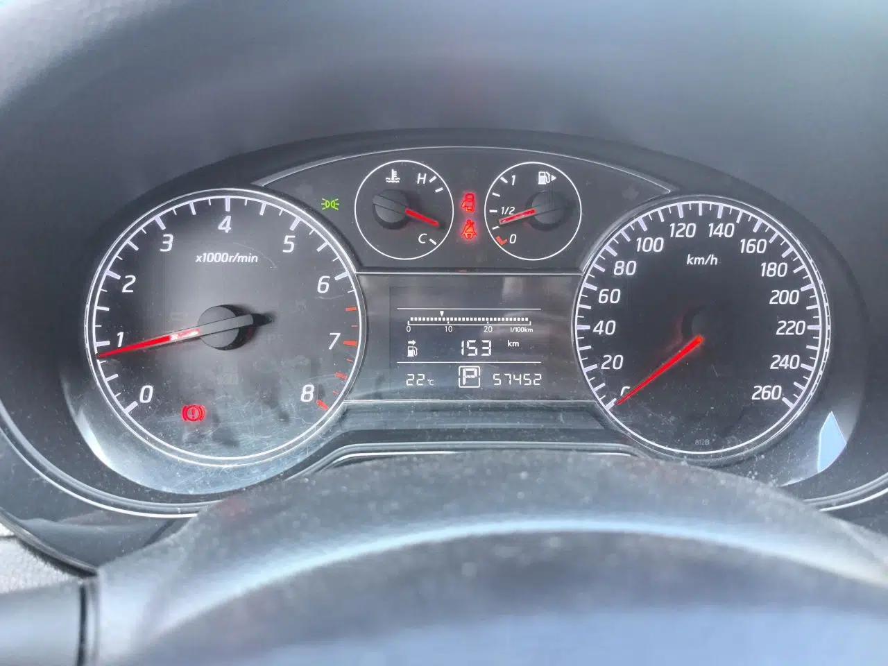 Nissan Tiida 2011 1.6T M-CVT Cool Edition — миниатюра 11