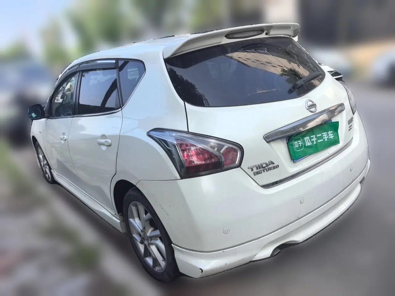 Nissan Tiida 2011 1.6T M-CVT Cool Edition — миниатюра 4