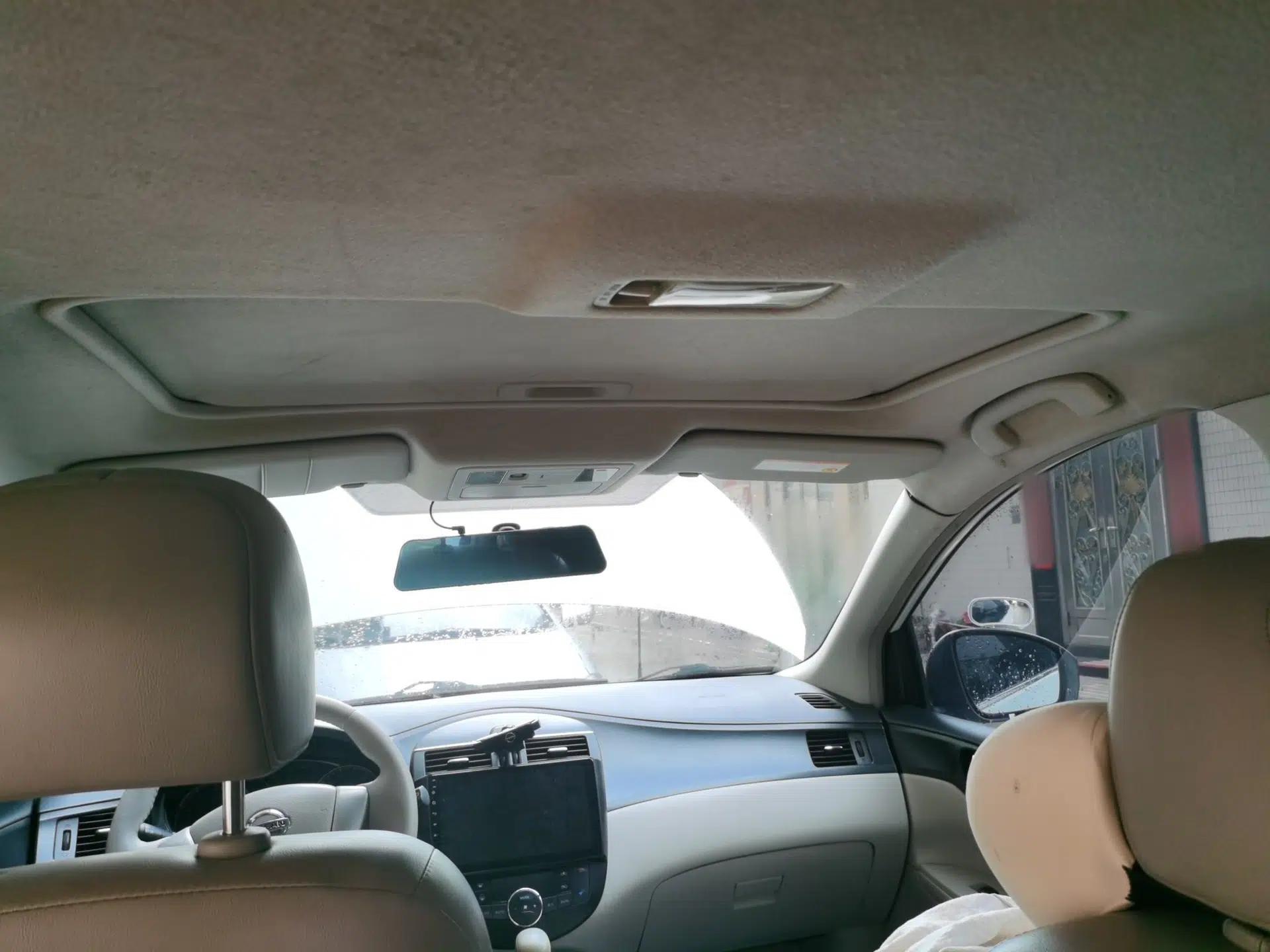 Nissan Tiida 2011 1.6L CVT Comfort Model — миниатюра 18