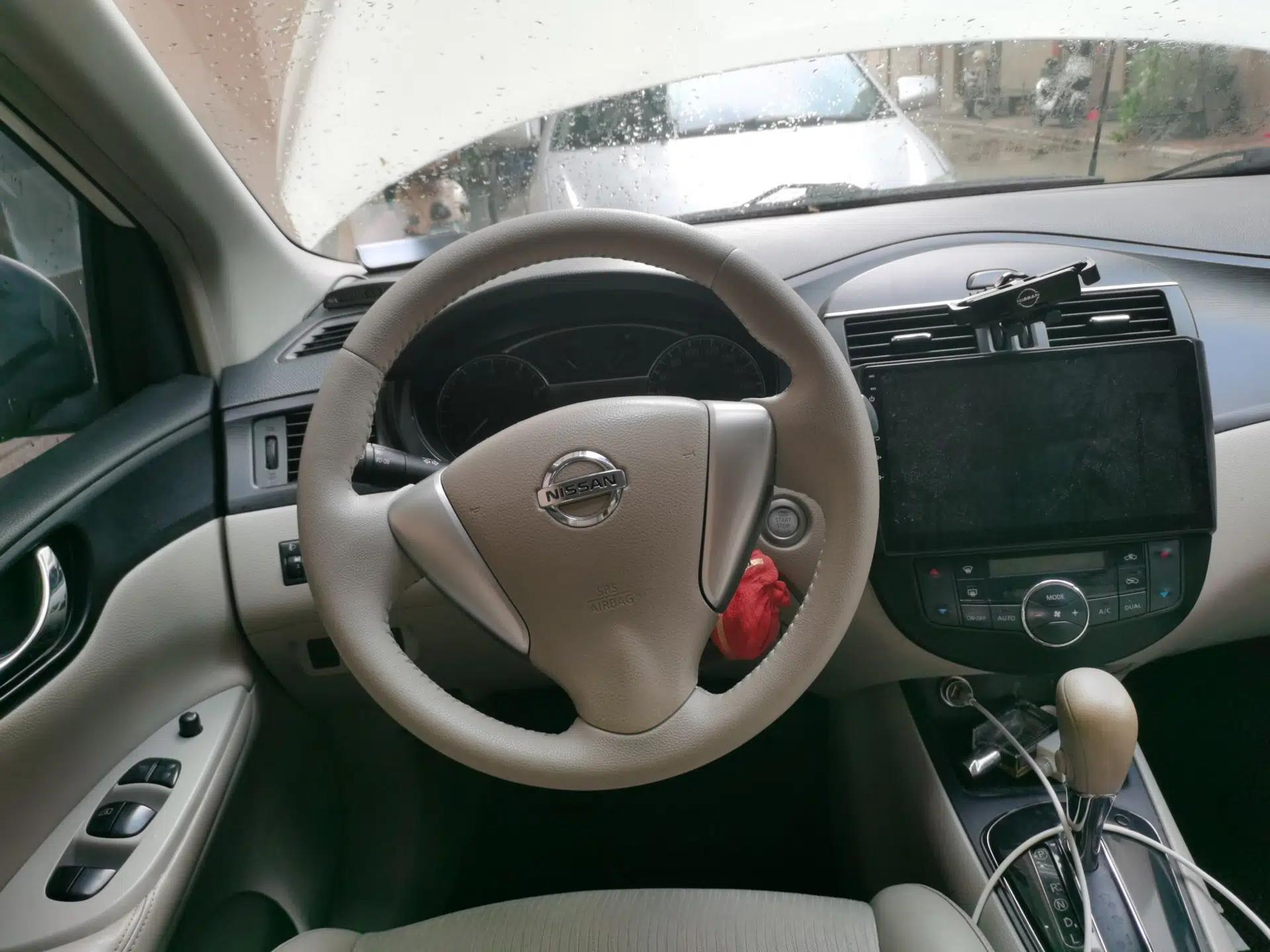 Nissan Tiida 2011 1.6L CVT Comfort Model — миниатюра 10
