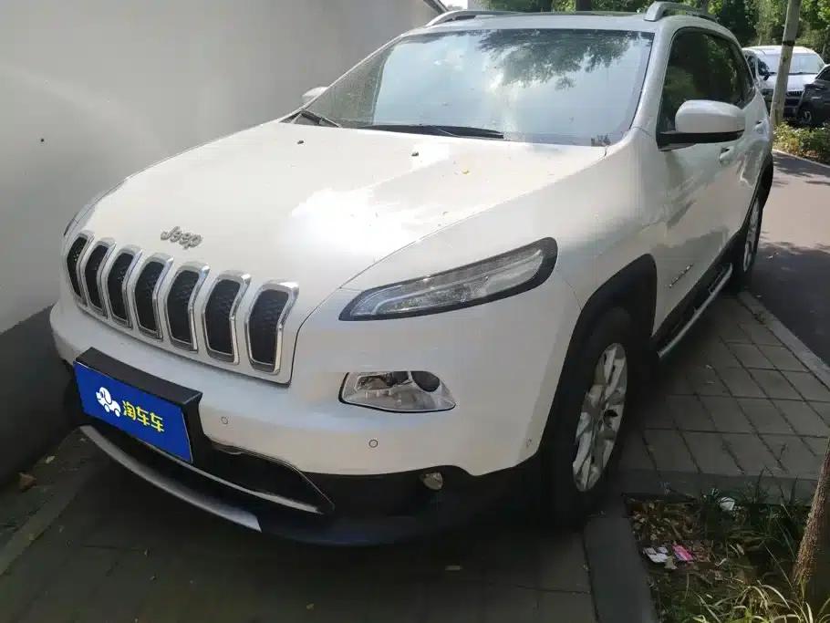 Jeep Cherokee 2016 2.4L Professional Smart Edition — миниатюра 1