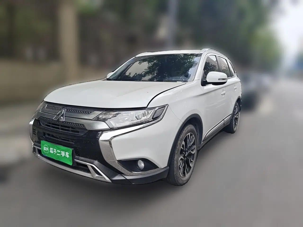 Mitsubishi Outlander 2019 2.0L Two-Wheel Drive Comfort Edition 5 Seats China VI Standard — миниатюра 1