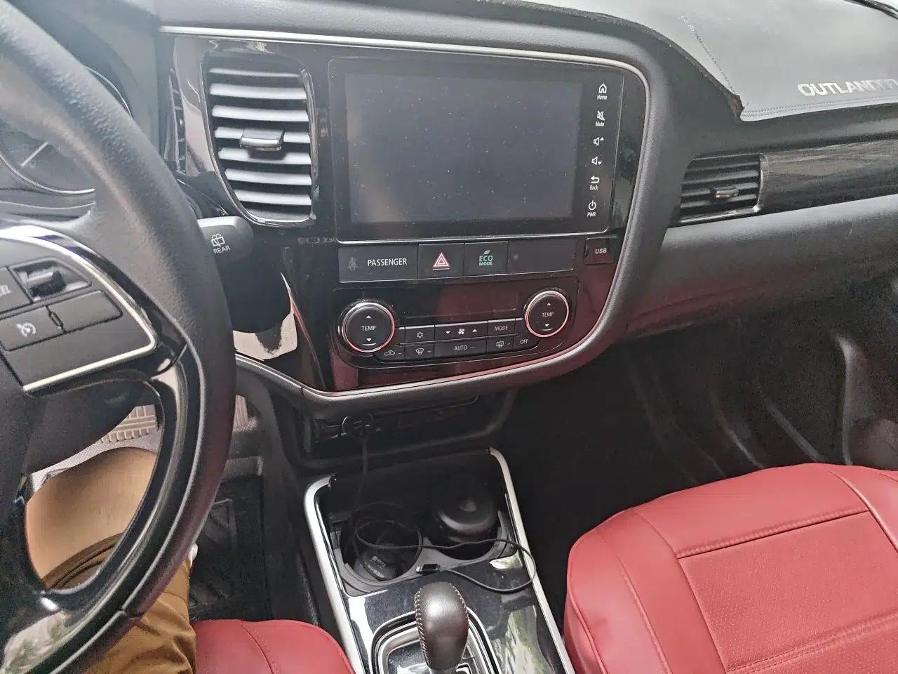Mitsubishi Outlander 2019 2.0L Two-Wheel Drive Comfort Edition 5 Seats China VI Standard — миниатюра 13