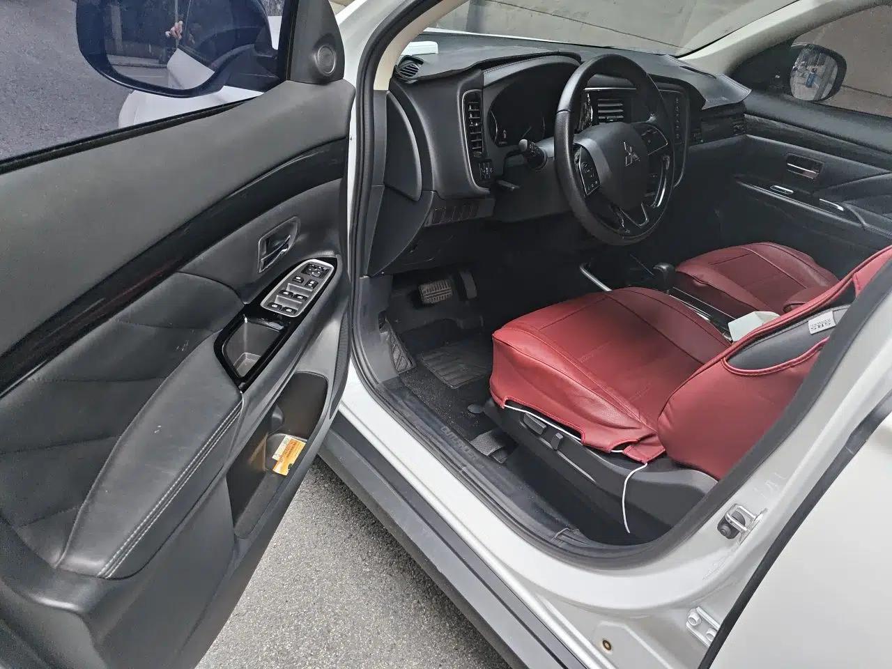 Mitsubishi Outlander 2019 2.0L Two-Wheel Drive Comfort Edition 5 Seats China VI Standard — миниатюра 16