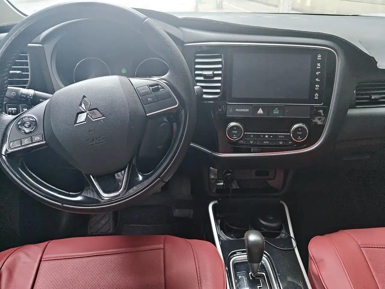 Mitsubishi Outlander 2019 2.0L Two-Wheel Drive Comfort Edition 5 Seats China VI Standard — миниатюра 9
