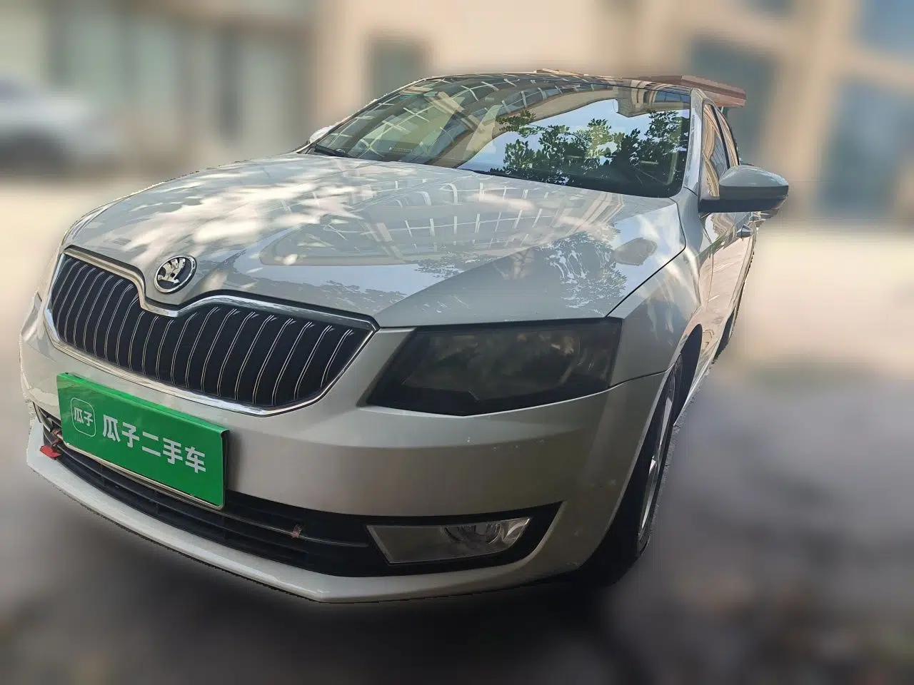 Skoda Octavia 2015 1.6L Manual Yijun Edition — миниатюра 1