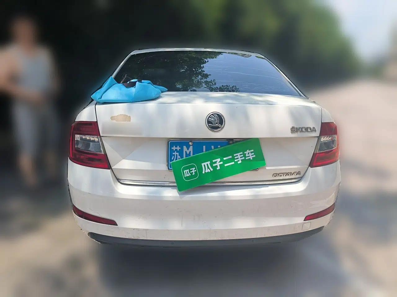 Skoda Octavia 2015 1.6L Manual Yijun Edition — миниатюра 5