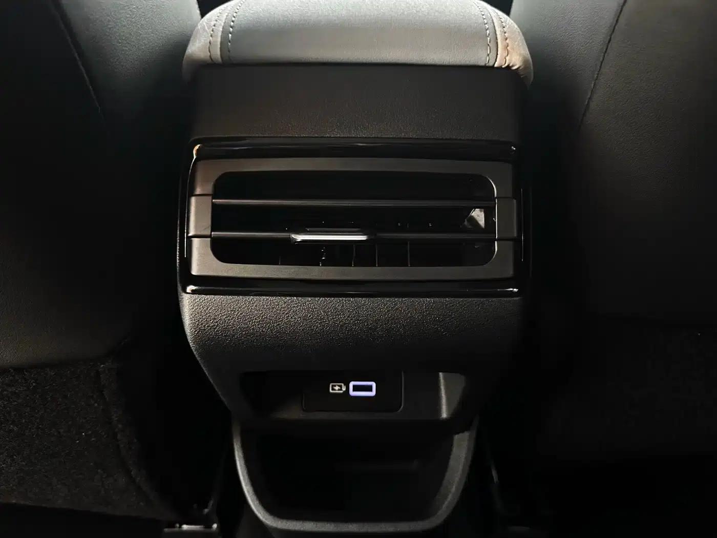 Geely Emgrand S 2022 1.4T CVT Crossover Player Edition — миниатюра 18