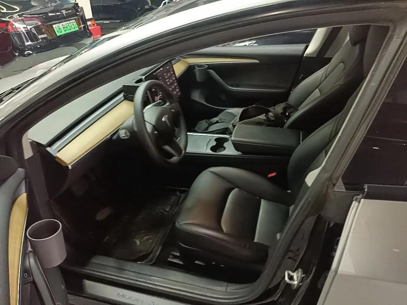 Tesla Model 3 2022 Rear-Wheel-Drive Version — миниатюра 17