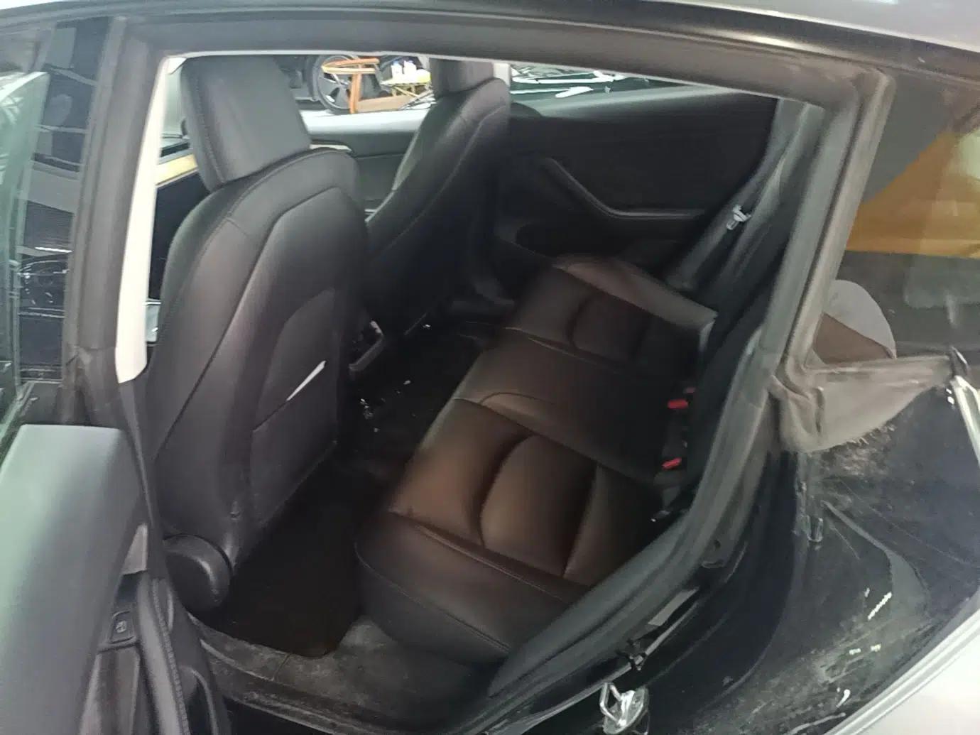 Tesla Model 3 2022 Rear-Wheel-Drive Version — миниатюра 20