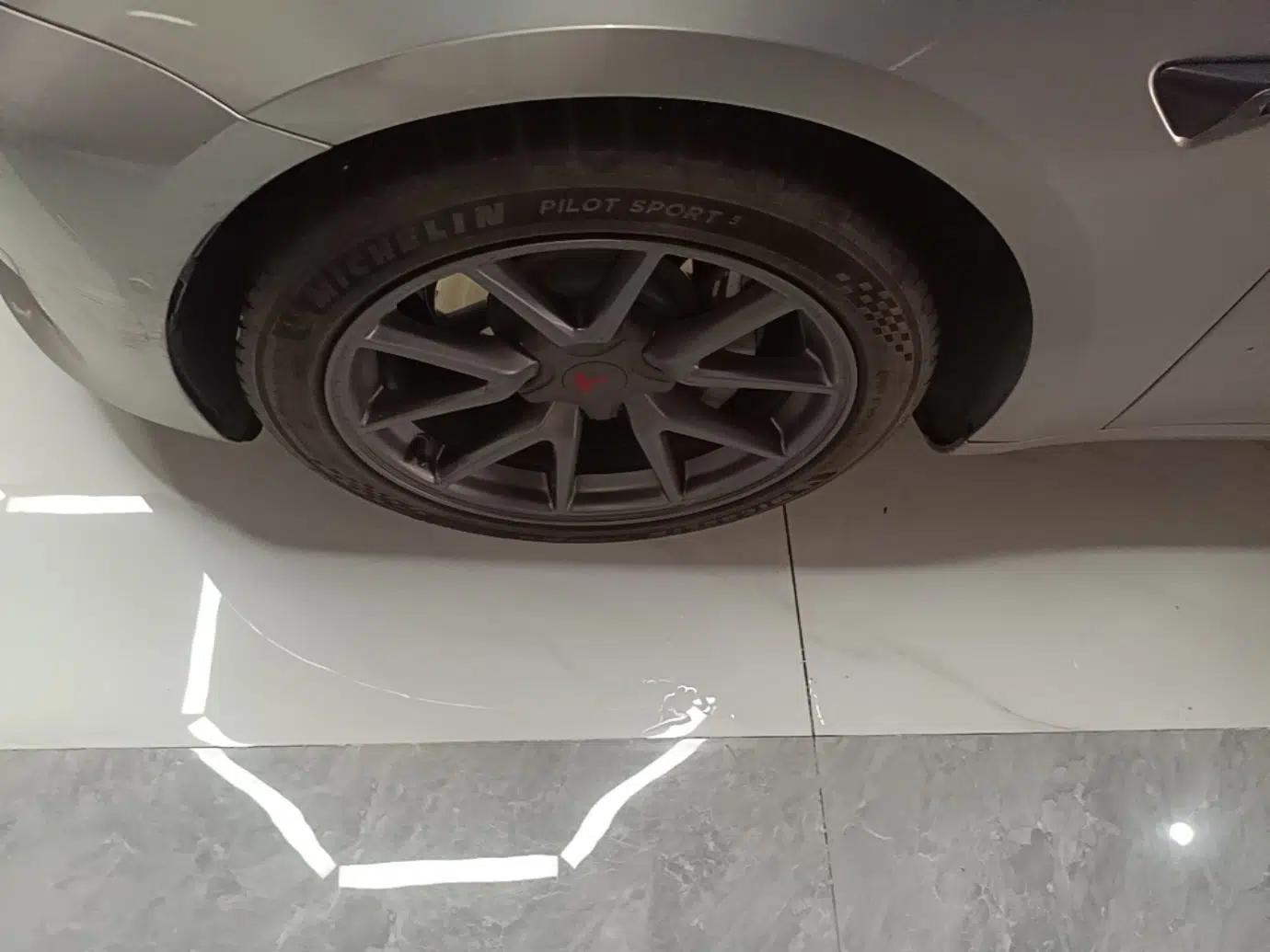 Tesla Model 3 2022 Rear-Wheel-Drive Version — миниатюра 10
