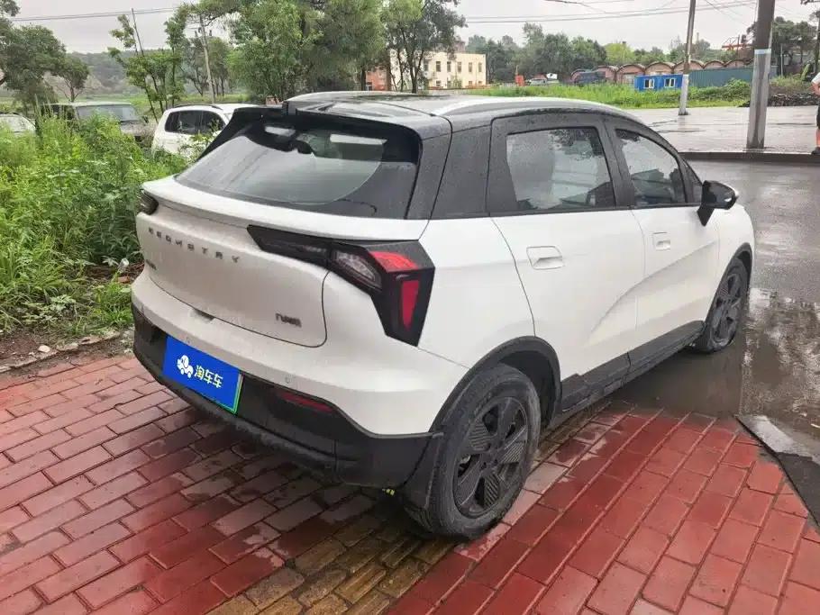 Geely Geometry E Firefly 2022 Model 401KM Thunder Tiger 4-Seater — миниатюра 3