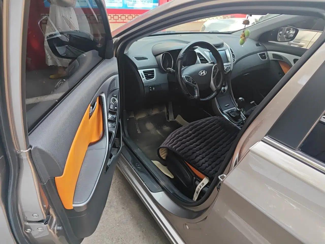 Hyundai Elantra (5th Generation / Langdong) 2016 1.6L Manual Luxury Model — миниатюра 13