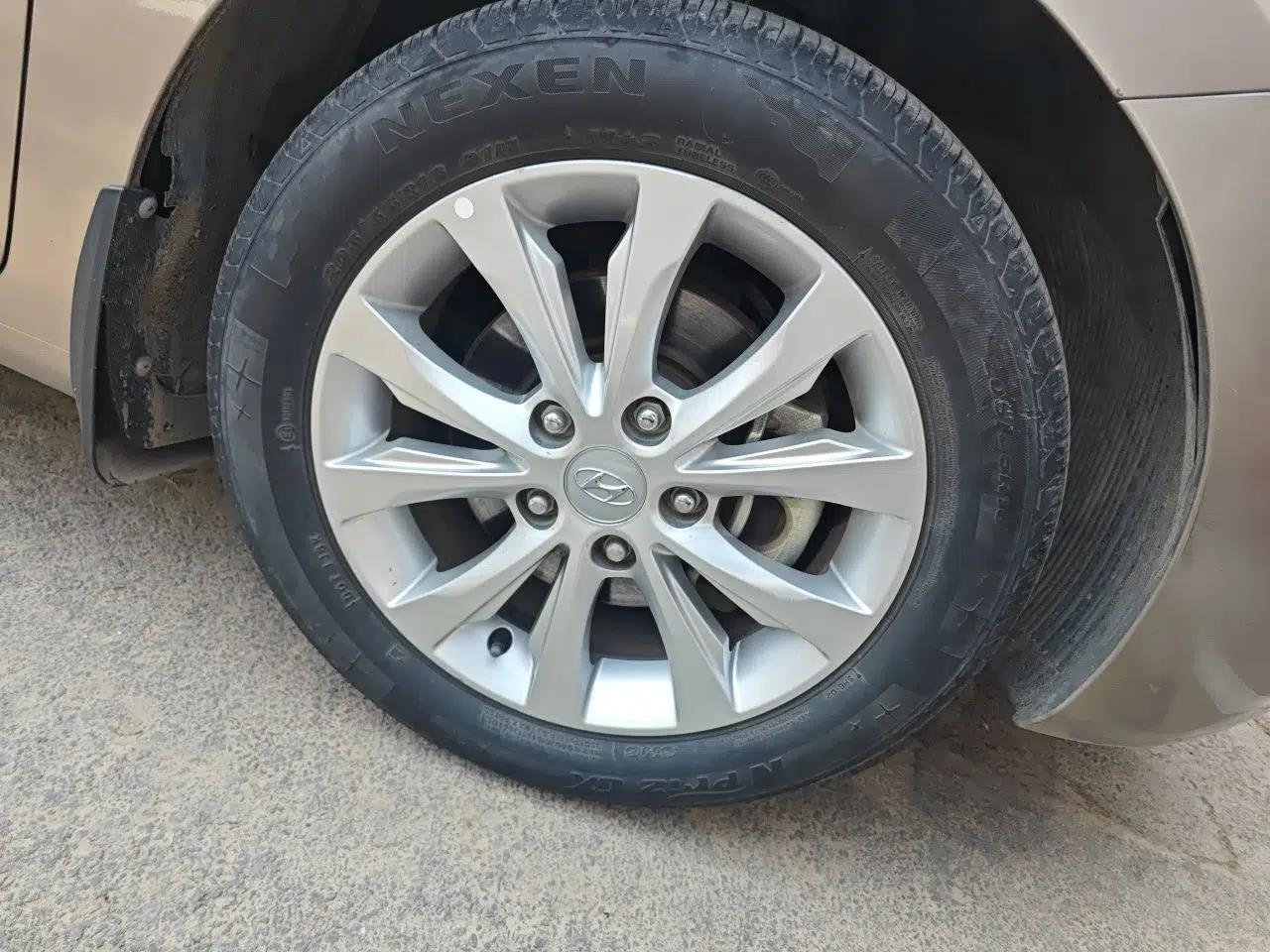 Hyundai Elantra (5th Generation / Langdong) 2016 1.6L Manual Luxury Model — миниатюра 5